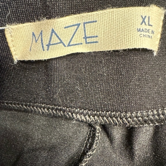 New without tags, size XL ladies leggings from Maze, black with rainbow stripes - Picture 3 of 7